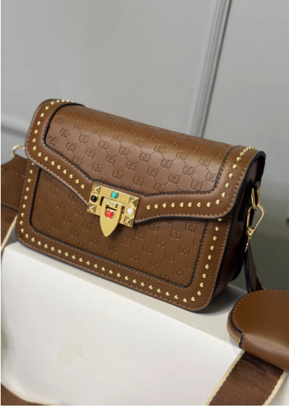 1019- CARRIEL TACHES BROWN