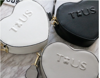 V539 MANOS LIBRES TOUS CORAZÓN NEGRO