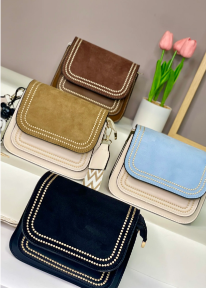 1001- CARRIEL VELVET CAFE