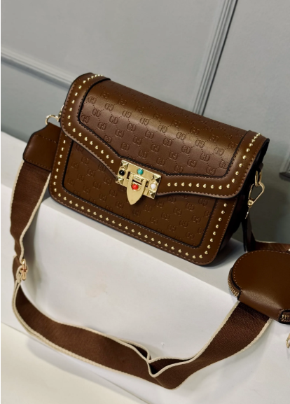 1019- CARRIEL TACHES BROWN