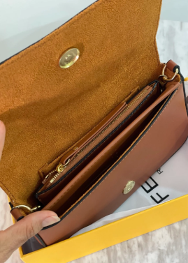 1933-MANOS LIBRE FENDI-CAFE