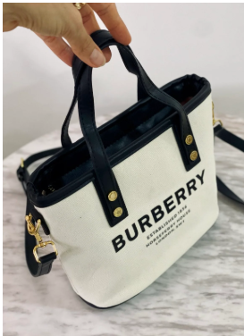 3858-MANOS LIBRE BURBERRY-BLANCO/NEGRO