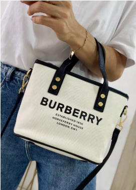 3858-MANOS LIBRE BURBERRY-BLANCO/NEGRO