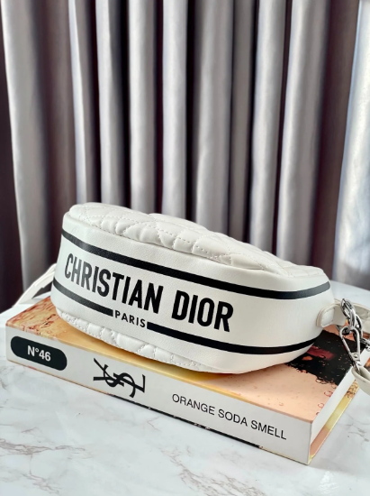 LIQUIDACIÓN 3885-MANOS LIBRE CRISTIAN DIOR- BLANCO