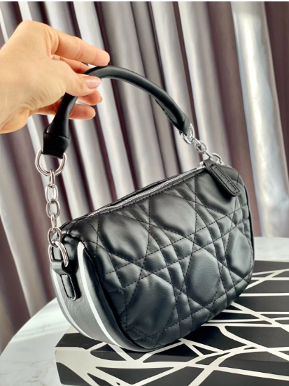 LIQUIDACIÓN 3885-MANOS LIBRE CRISTIAN DIOR- NEGRO