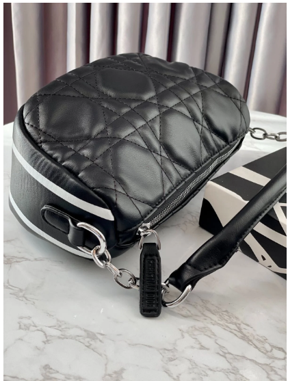 LIQUIDACIÓN 3885-MANOS LIBRE CRISTIAN DIOR- NEGRO