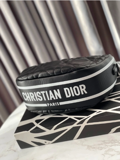 LIQUIDACIÓN 3885-MANOS LIBRE CRISTIAN DIOR- NEGRO