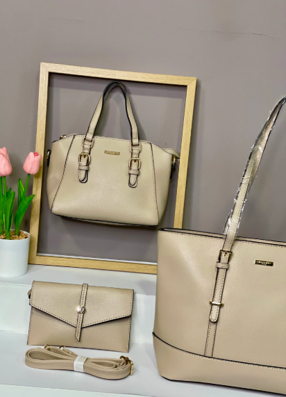 RA-08 BOLSO EN TRIO CAQUI