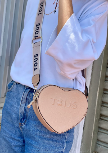 V539 MANOS LIBRES TOUS CORAZÓN CAQUI