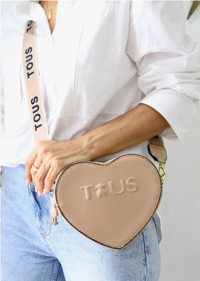 V539 MANOS LIBRES TOUS CORAZÓN CAQUI