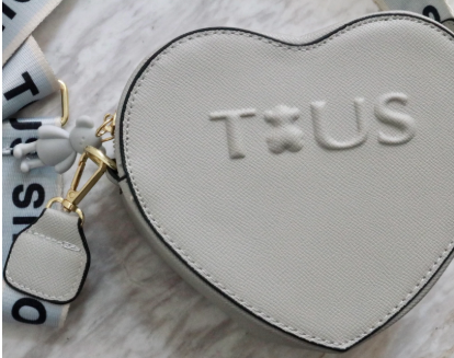 V539 MANOS LIBRES TOUS CORAZÓN GRIS